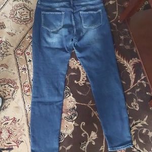 Maurices Skinny Jeans Women's Size L R, Dark Wash Denim, perfect shape.